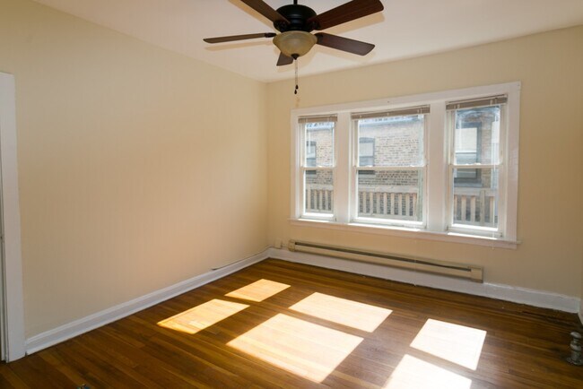 Foto del edificio - 4426 N Wolcott Ave