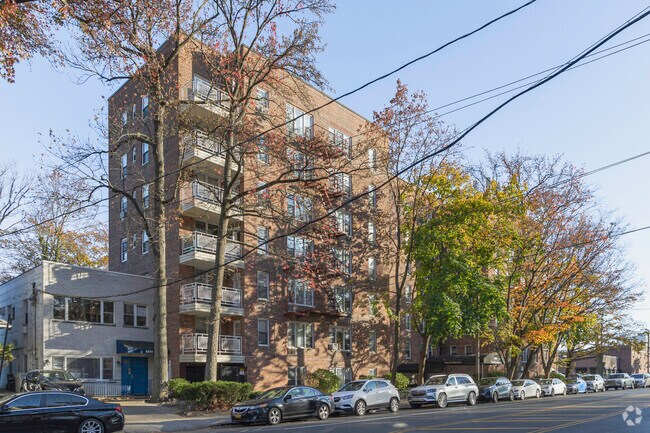Building Photo - 6200 Riverdale Ave