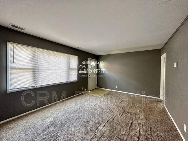 Building Photo - 1123 Brentwood Dr