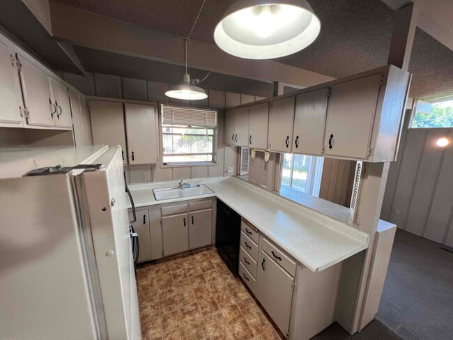 Foto del edificio - 2124 N 1060 W St