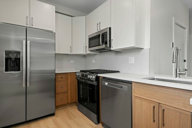 Building Photo - 432 S Maple Ave