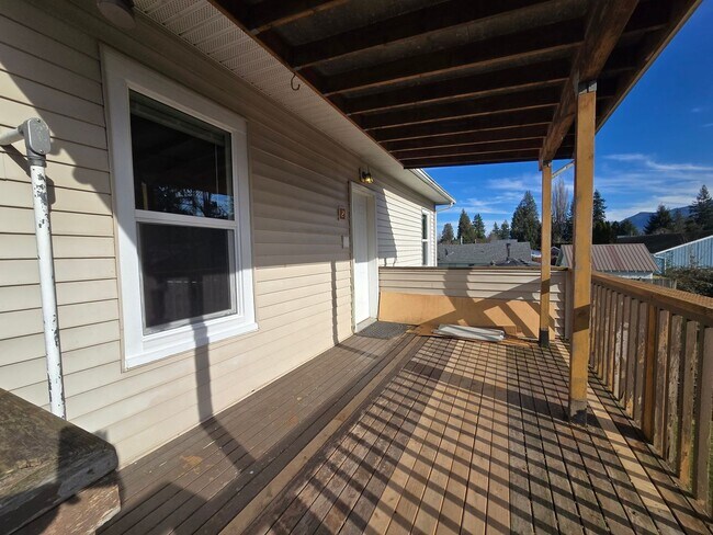 Foto del edificio - Thurman Family LTD Partnership