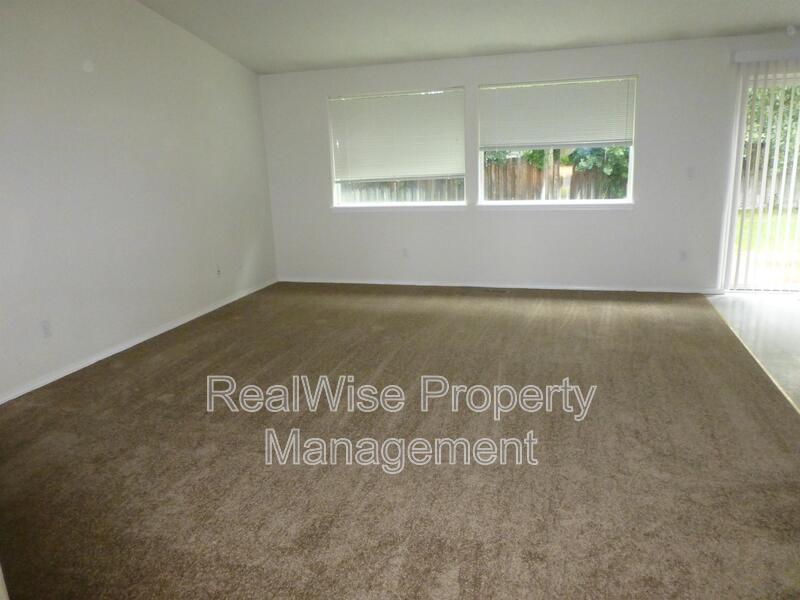 Foto principal - 737 NE Nickernut Ave