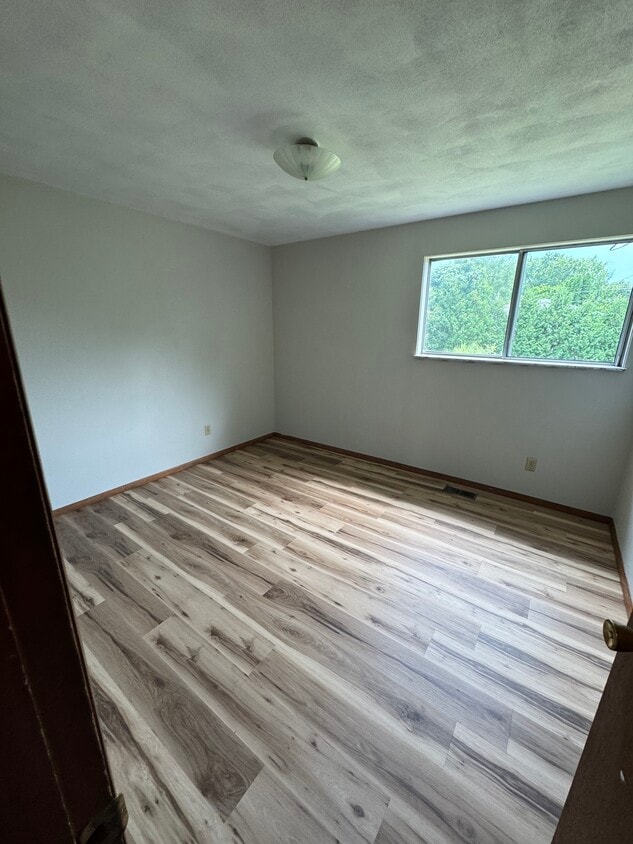 Primary Photo - 2218 W Reservoir Blvd