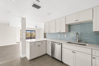 Building Photo - 343 Oak Harbour Dr