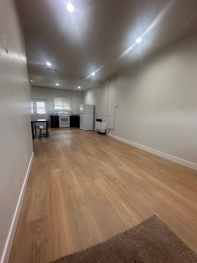 Foto del edificio - ALL utilities included in this2 Bedroom 1 ...