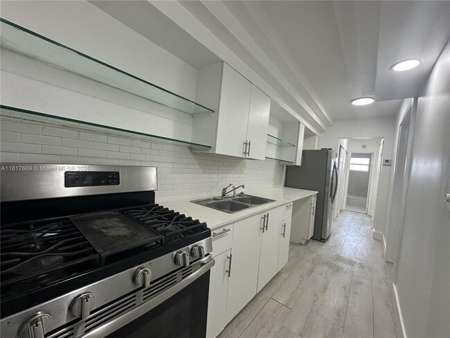 Building Photo - 525 Meridian Ave