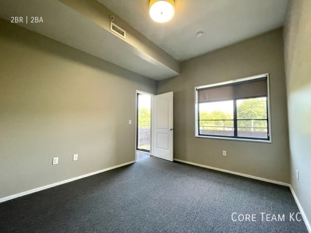 Building Photo - 3632 Gillham Rd