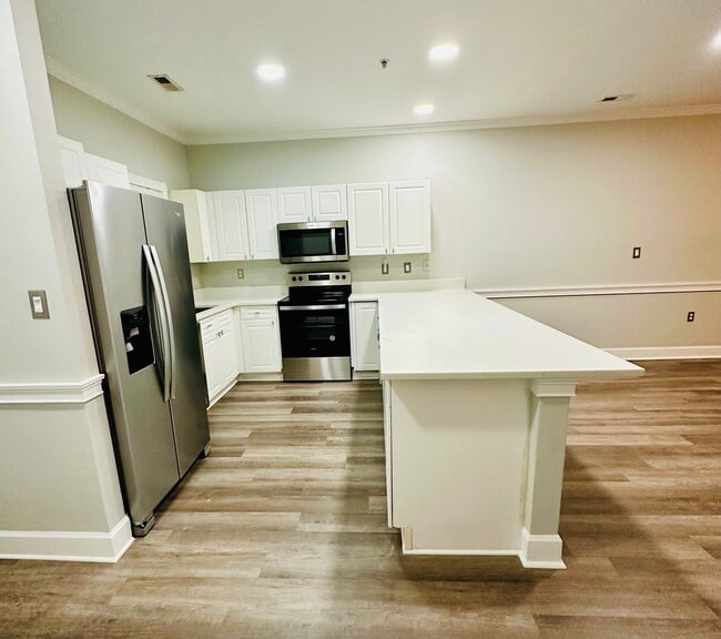 Building Photo - 8733 Coralbell Ln