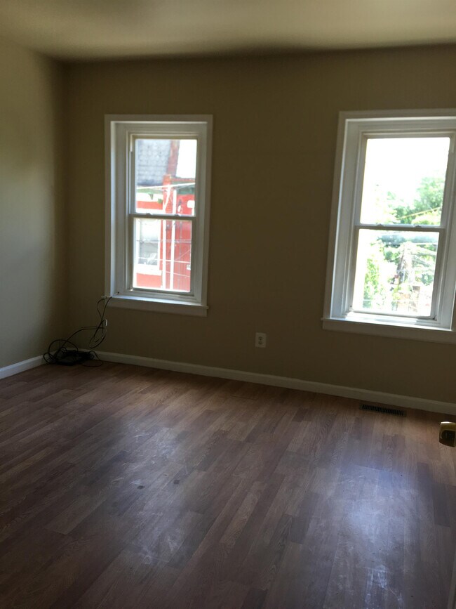 Building Photo - 17 E Ashmead St