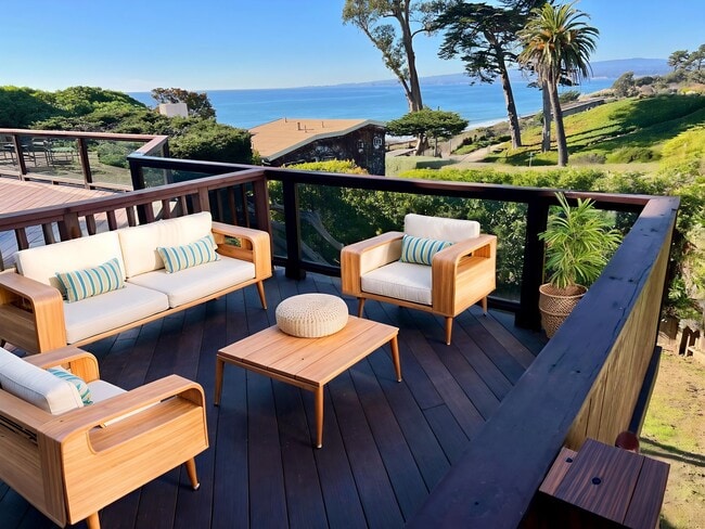 Building Photo - 502 Playa Blvd