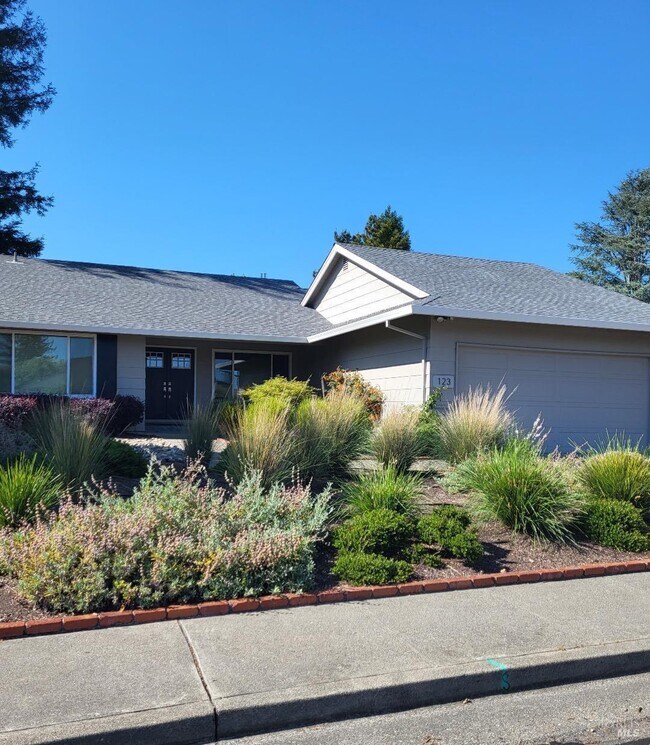Foto del edificio - 123 Old Oak Ln
