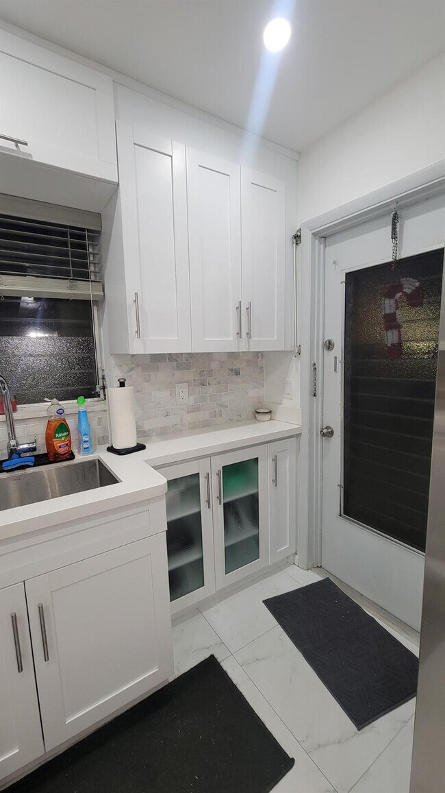 Foto del edificio - 3701 Tyler St