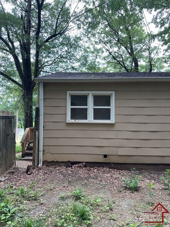 Foto del edificio - 712 Bronson St