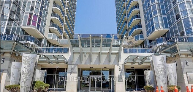 Photo du bâtiment - 5793-5793 Yonge St