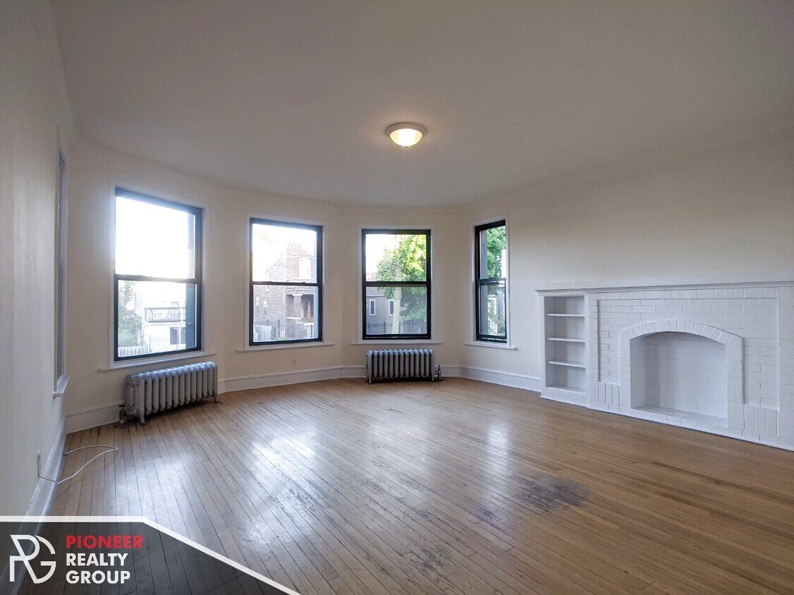 Primary Photo - 2338 N Spaulding Ave