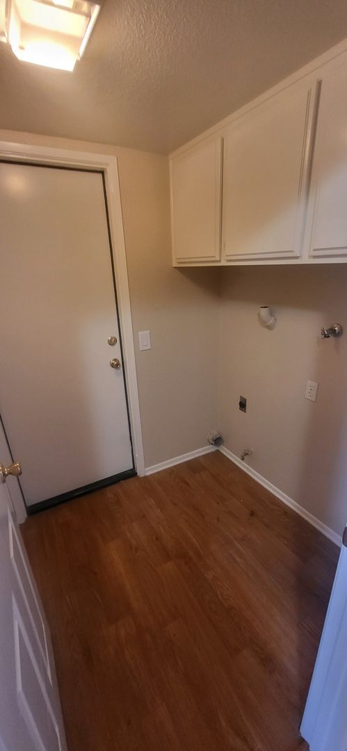 Building Photo - 4 Bedroom, 3 Bath Cul-de-Sac in Hemet