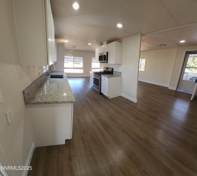 Building Photo - 315 Capella Dr