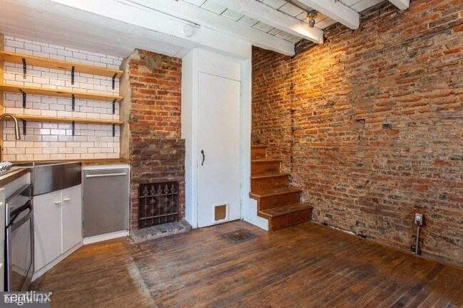 Foto del edificio - 2 br, 1 bath Townhome - 222 S. Bonsall