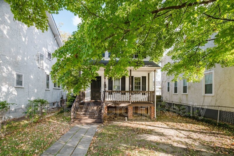 Photo - 2909 2nd Avenue