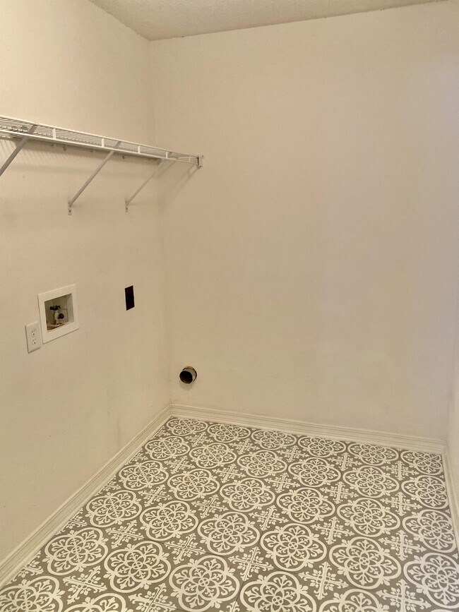 715 Mary Esther Dr, Mary Esther, FL 32569 House Rental in Mary Esther