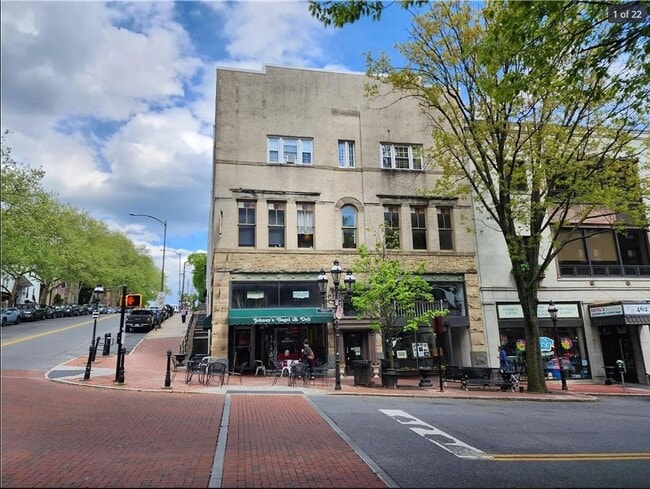 Building Photo - 79 W Market St
