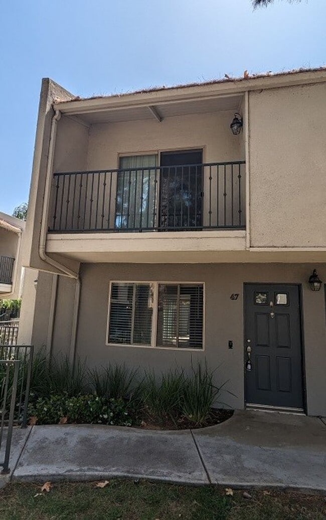 Building Photo - 1045 Peach Ave