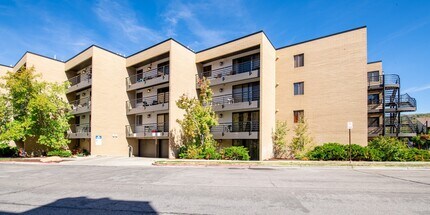 Building Photo - 2000 Prospector Ave