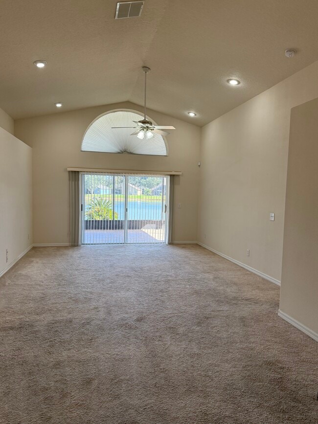 Building Photo - 1628 Maximilian Dr