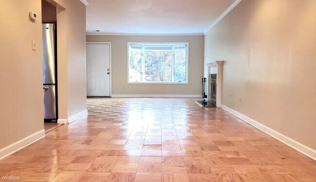 Building Photo - 6310 Hawaii Ct