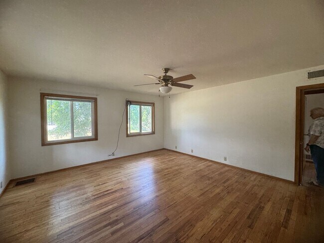 Foto del edificio - Spacious 2 Bedroom 2 Bath Living Room and Great Room