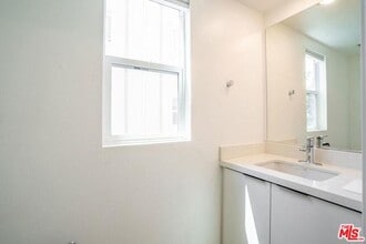 Building Photo - 5257 Bainbridge Pl