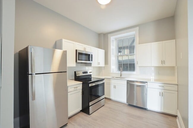 Foto del edificio - 1049 Pleasant St