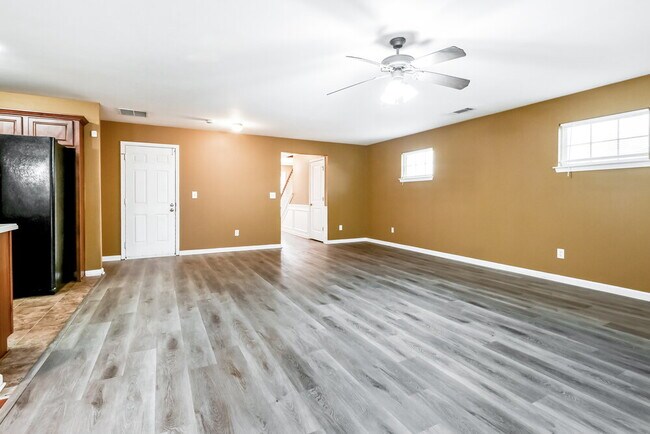 Foto del edificio - 327 Village Chase