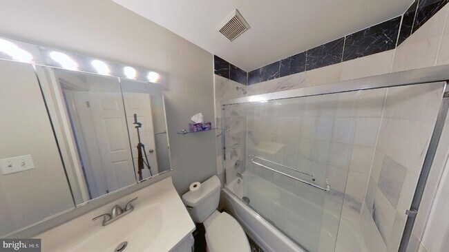 Foto del edificio - 2302 Spruce St
