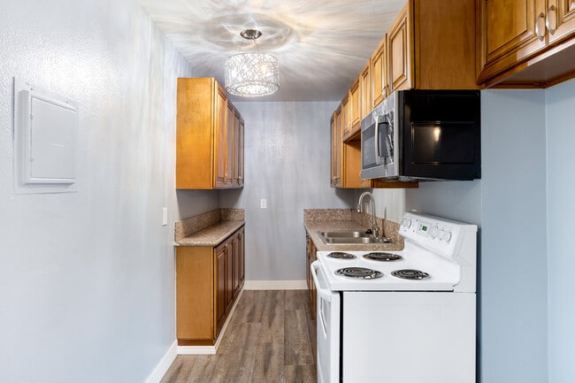 Building Photo - Rose Garden Apartments