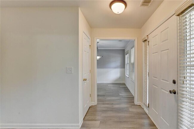Building Photo - 3755 Crescent Walk Ln NE