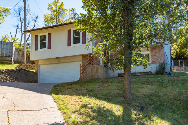Building Photo - 869 Country Haven Dr