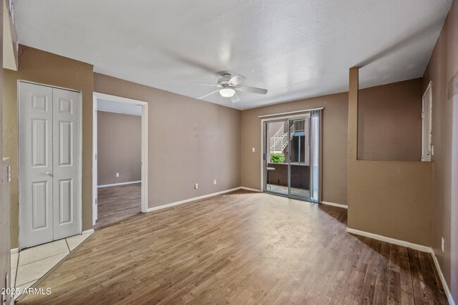 Foto del edificio - 16602 N 25th St