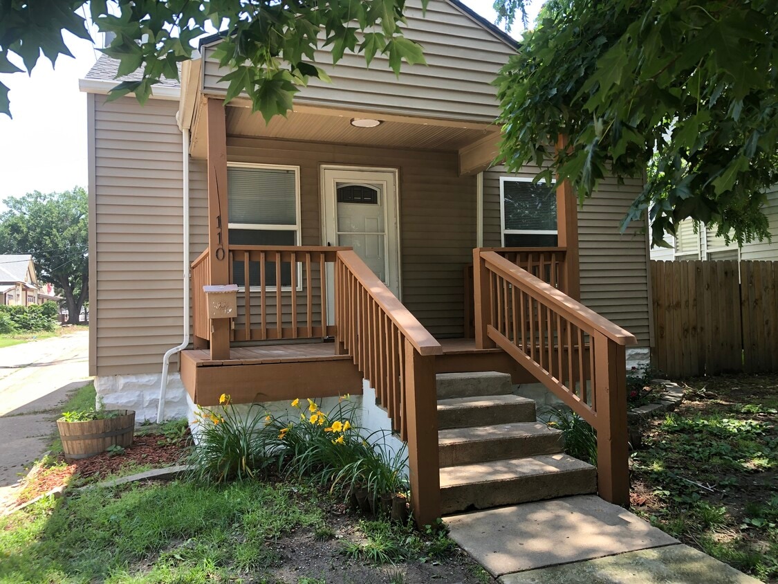 Primary Photo - 110 N Erie St