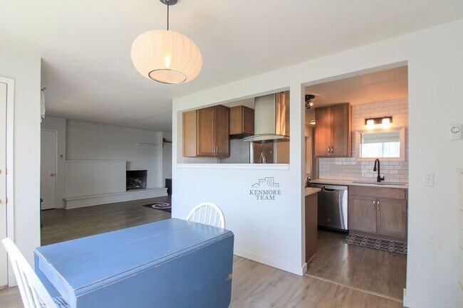 Building Photo - 1311 Goethals Dr