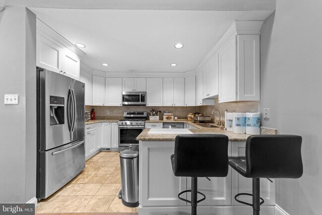 Foto del edificio - 42 Woodmont Dr