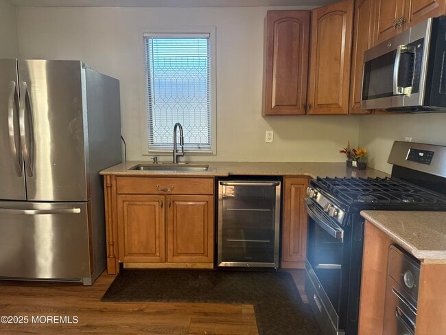 Building Photo - 340 Myrtle Ave