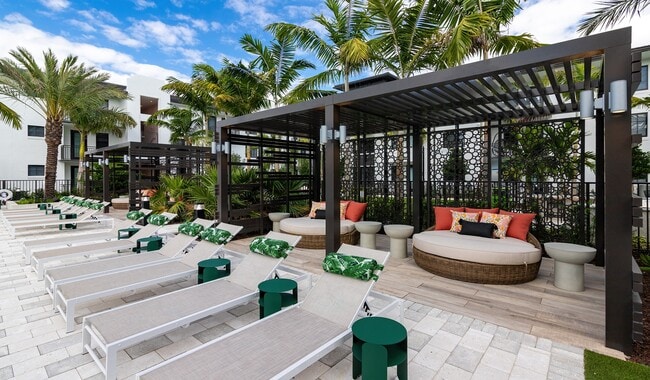 Building Photo - Solea at Miami Lakes