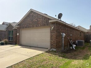 Building Photo - 2060 Shady Glen Trail