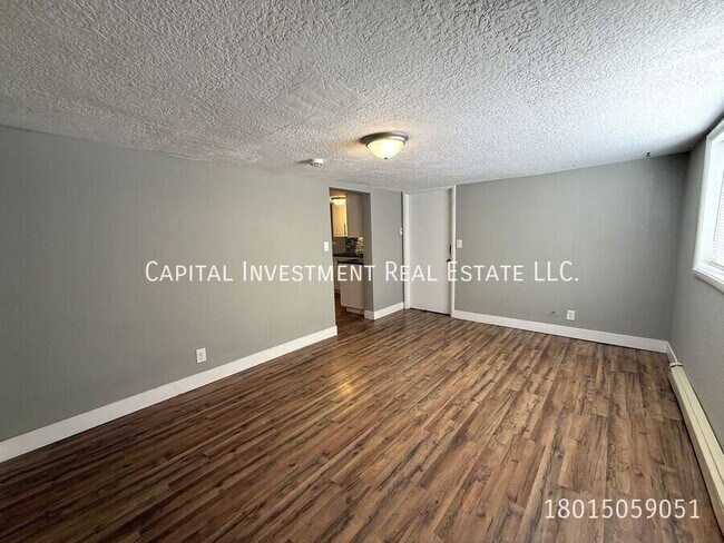 Foto del edificio - 3708 McCall St E