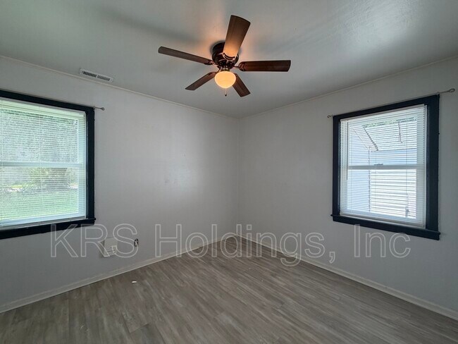 Foto del edificio - 408 Stockton Rd