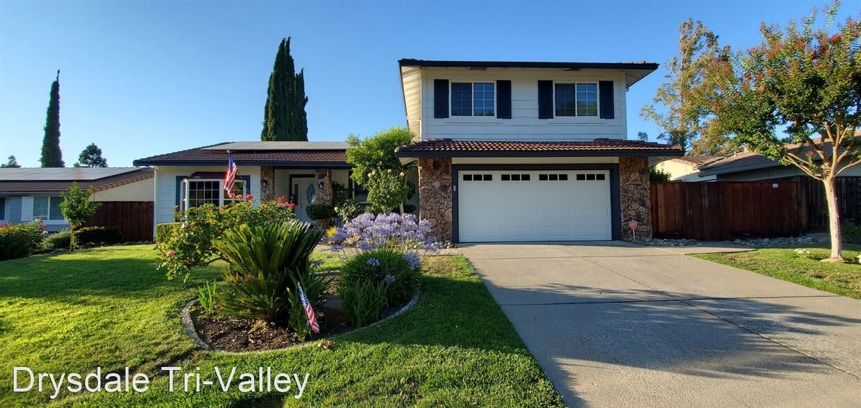 Primary Photo - 4 br, 2.5 bath House - 720 Bloching Cir.