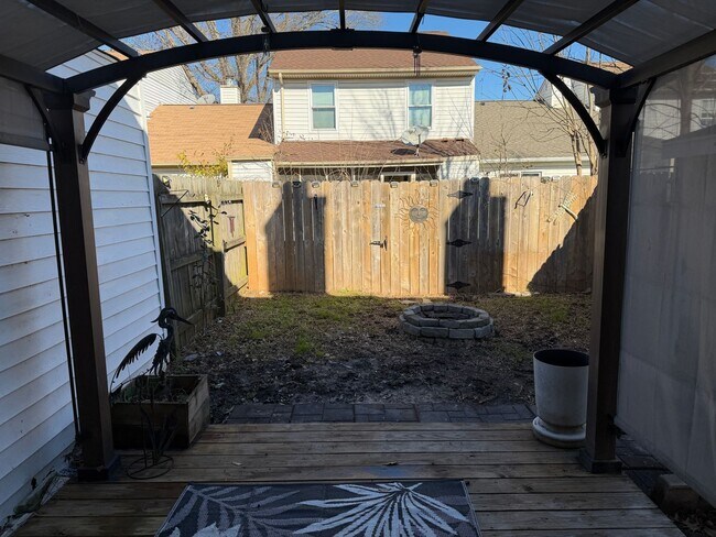 Building Photo - SCARBOROUGH SQUARE - Newly Renovated 3 Bedroom Townhouse