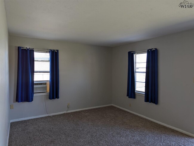 Building Photo - 1407 Harris Ln